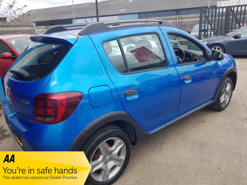 Used Dacia Sandero Stepway 2017 for sale - 76500548: Photo 3