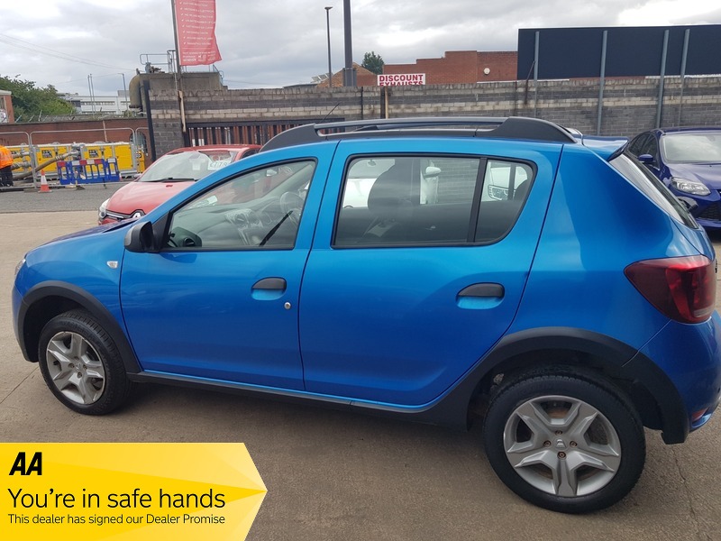 Used Dacia Sandero Stepway 2017 for sale - 76500548: Photo 6
