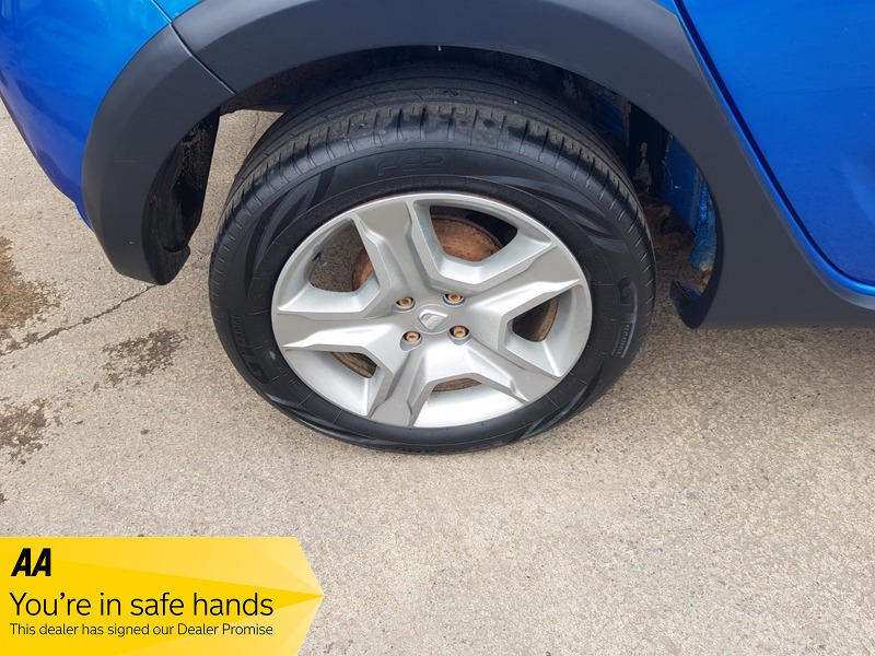 Used Dacia Sandero Stepway 2017 for sale - 76500548: Photo 9