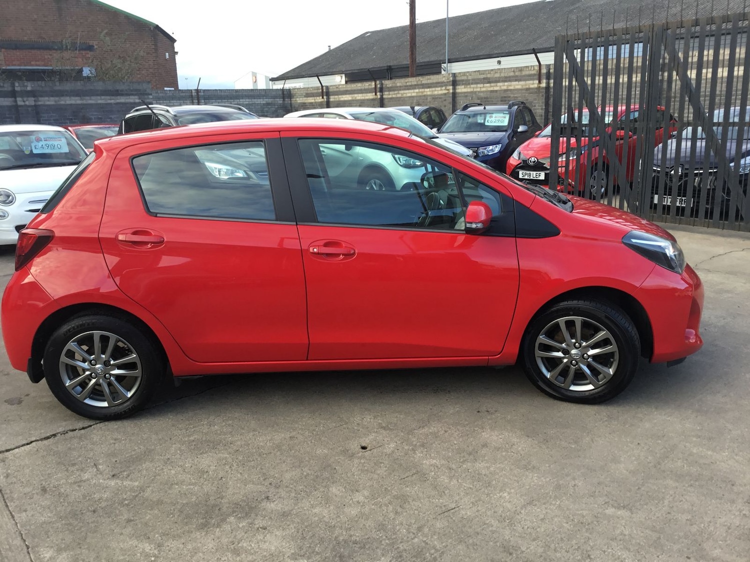 Used Toyota Yaris 2014 for sale - 78179076: Photo 2