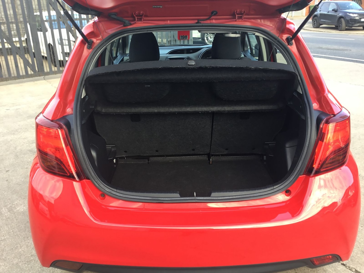 Used Toyota Yaris 2014 for sale - 78179076: Photo 5