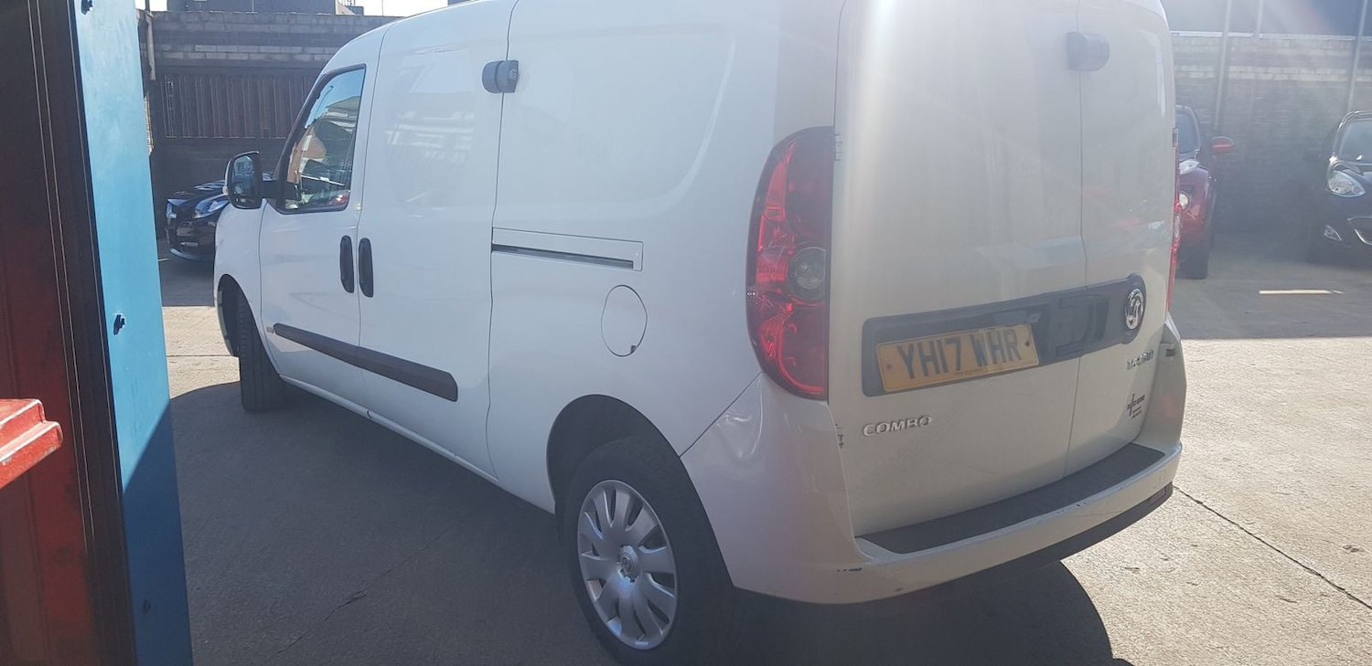 Used Vauxhall Combo 2017 for sale - 78179074: Photo 5