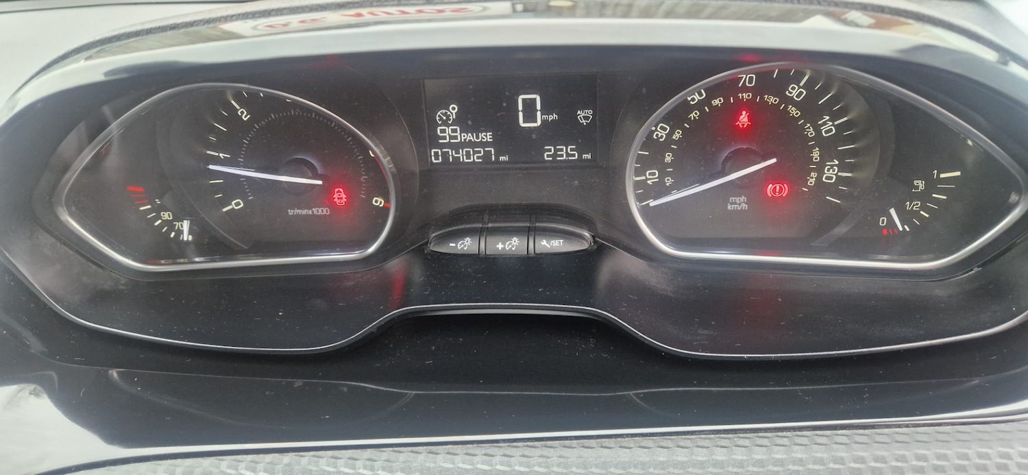 Used Peugeot 208 2016 for sale - 77556886: Photo 13