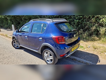 Used Dacia Sandero Stepway 2017 for sale - 79119779: Photo