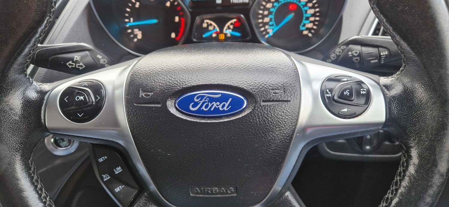 Used Ford Kuga 2015 for sale - 76374122: Photo 11