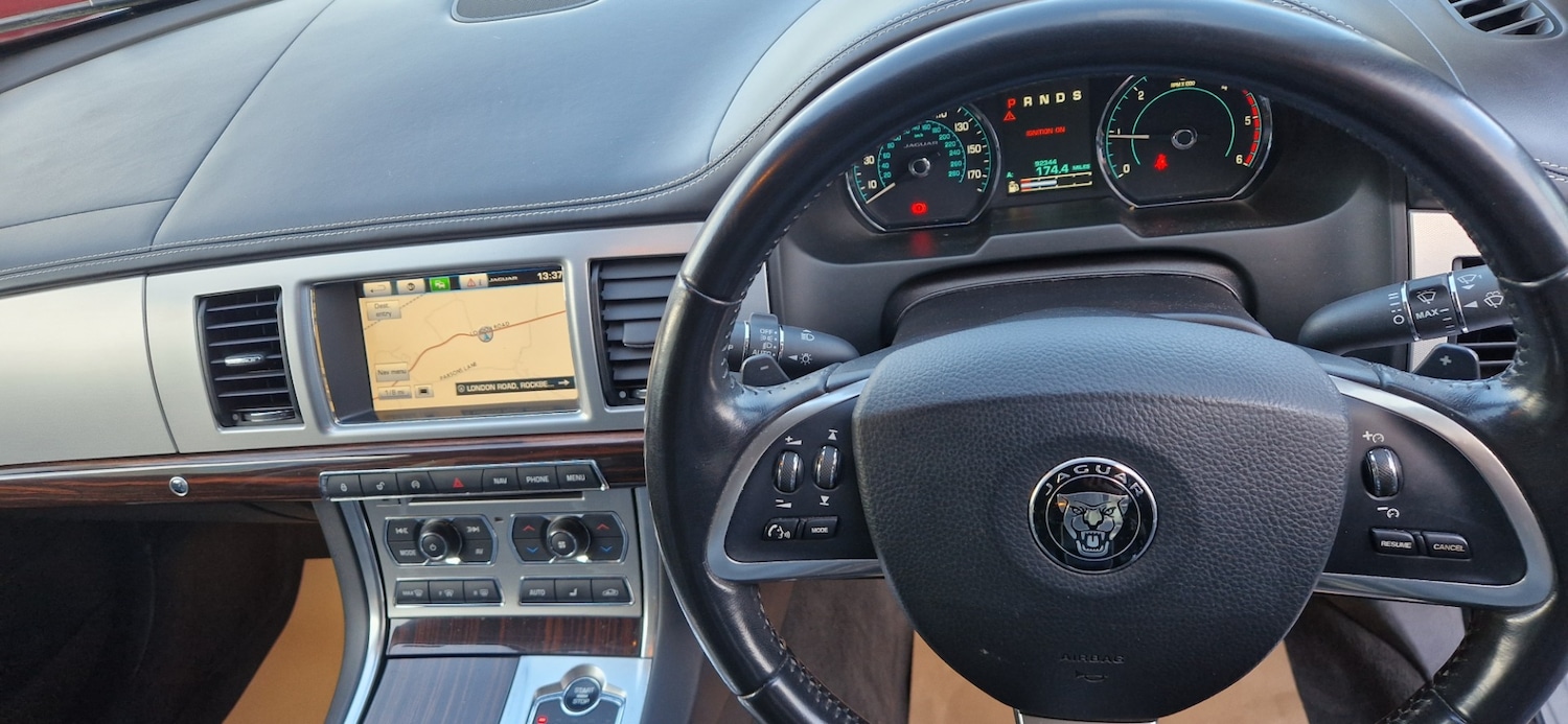 Used Jaguar XF 2015 for sale - 76894531: Photo 10