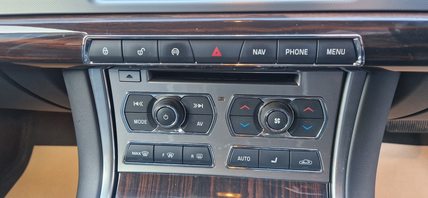 Used Jaguar XF 2015 for sale - 76894531: Photo 12