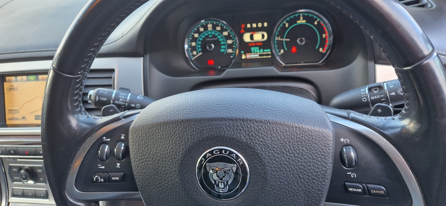 Used Jaguar XF 2015 for sale - 76894531: Photo 14