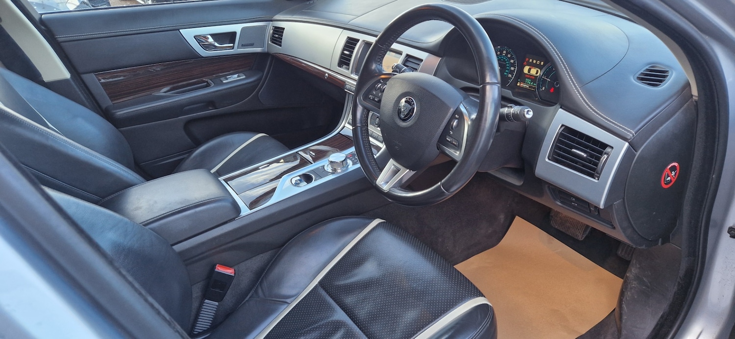 Used Jaguar XF 2015 for sale - 76894531: Photo 8