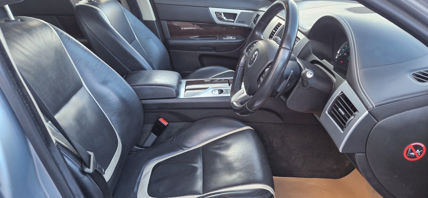 Used Jaguar XF 2015 for sale - 76894531: Photo 9