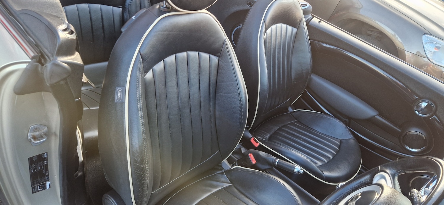 Used MINI Convertible 2010 for sale - 77718201: Photo 10