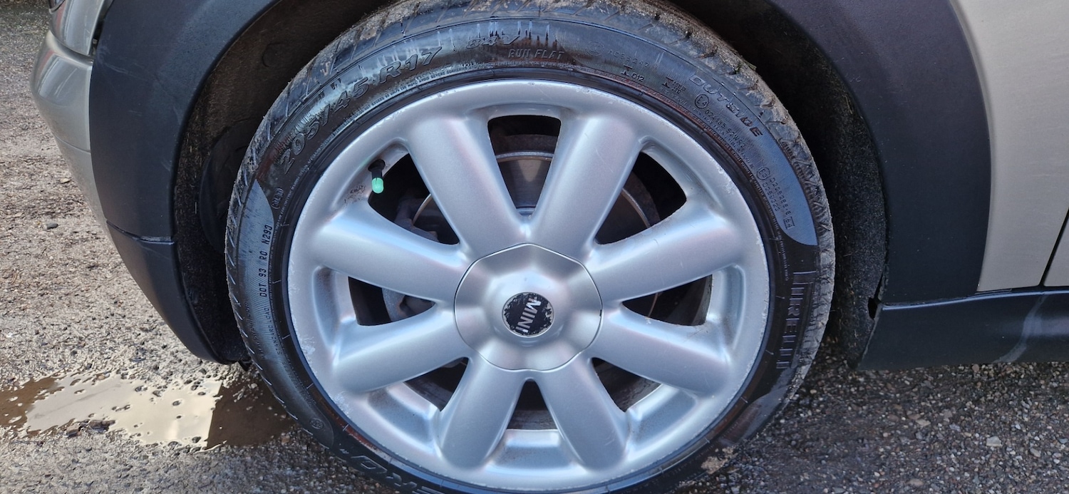 Used MINI Convertible 2010 for sale - 77718201: Photo 18