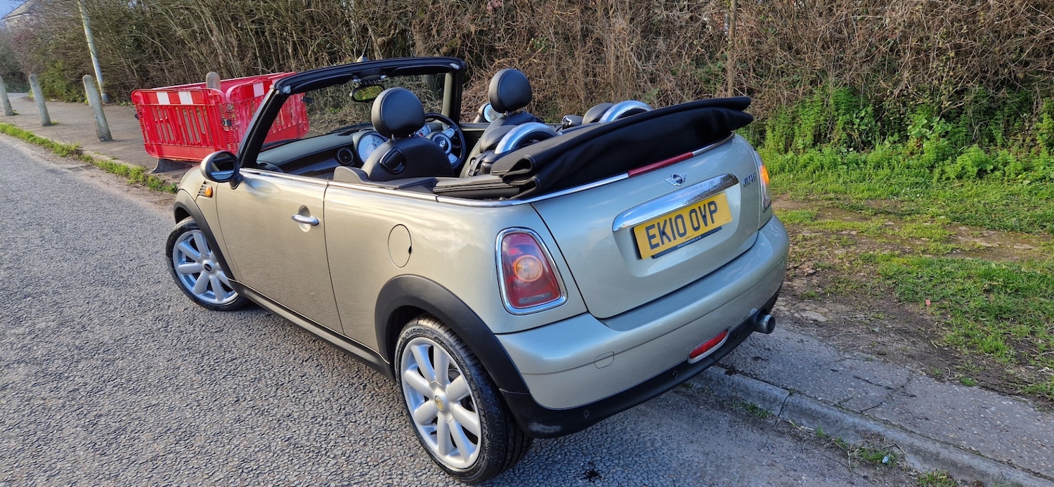 Used MINI Convertible 2010 for sale - 77718201: Photo 2