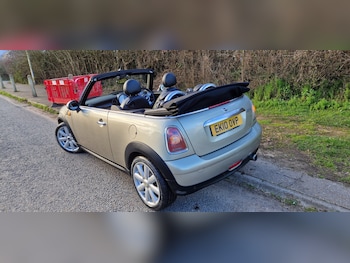 Used MINI Convertible 2010 for sale - 77718201: Photo