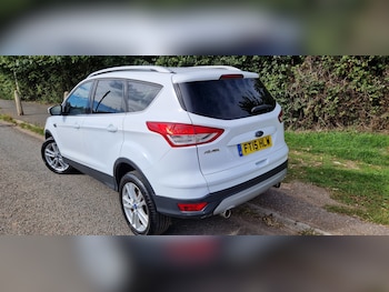 Used Ford Kuga 2015 for sale - 76037261: Photo