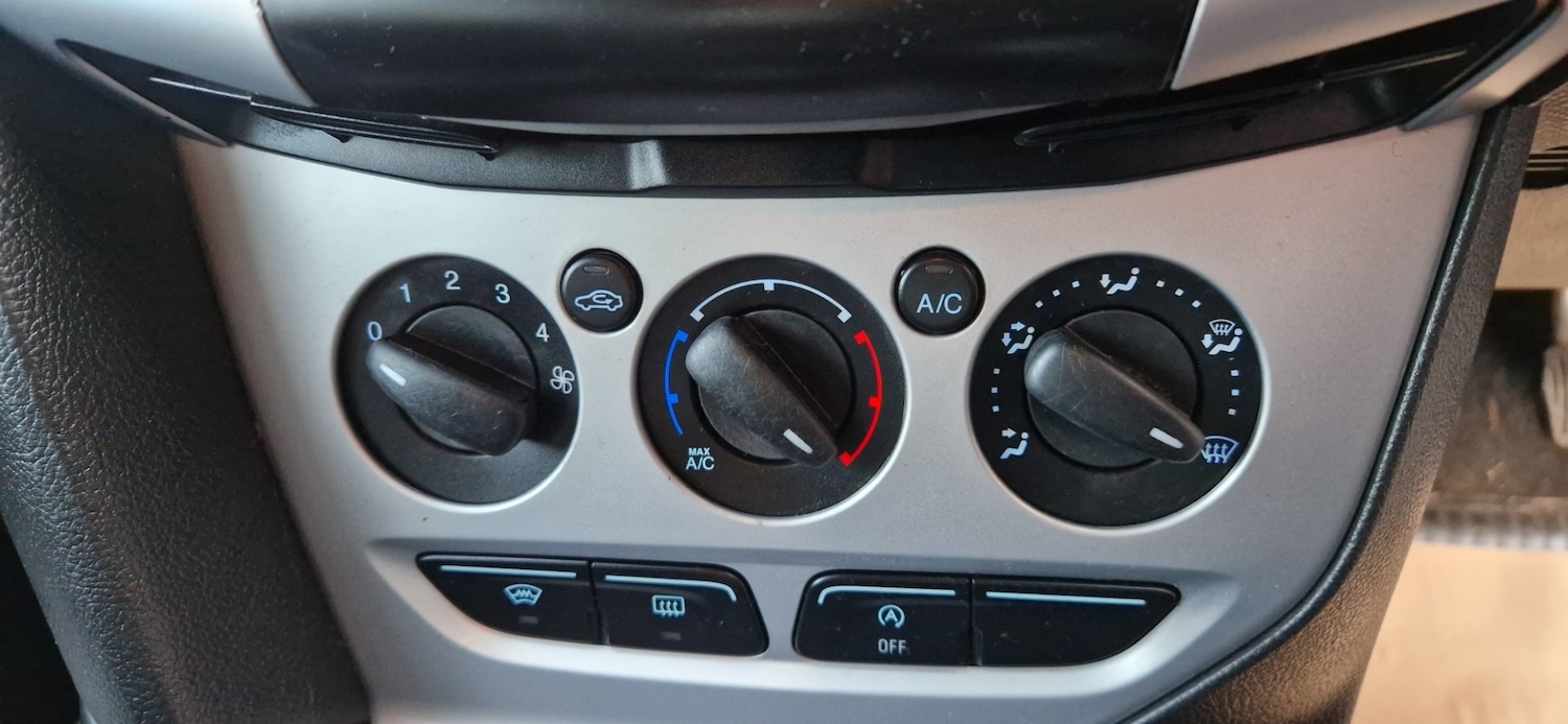 Used Ford Focus 2014 for sale - 76959877: Photo 9