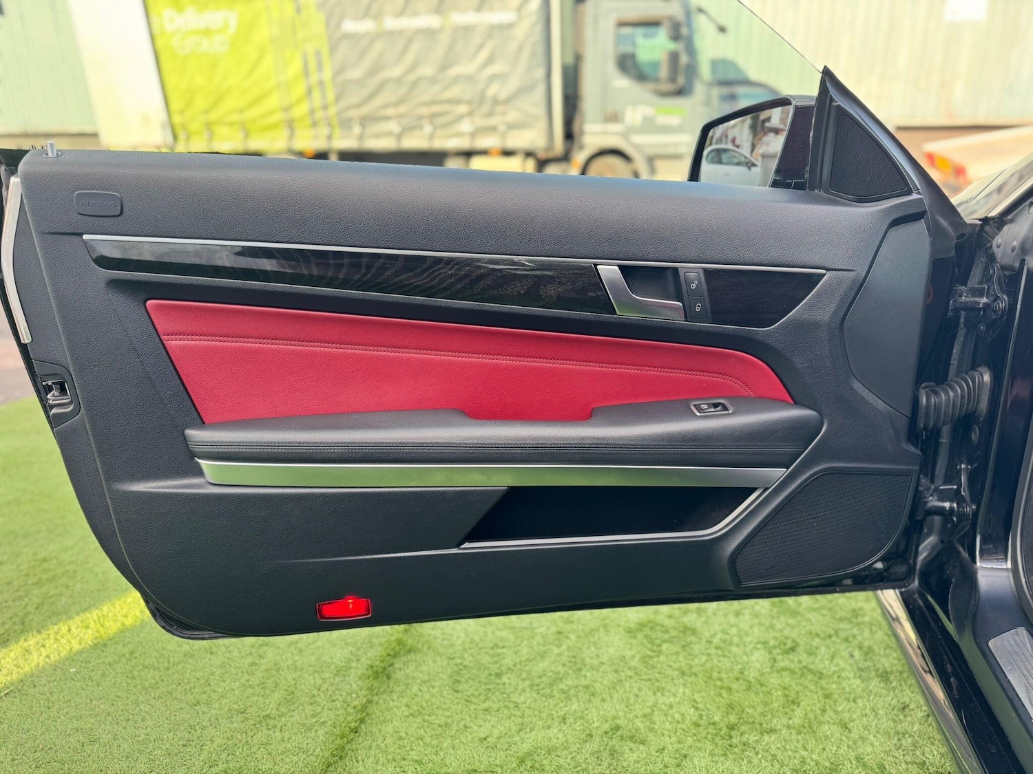 Used Mercedes-Benz E Class 2014 for sale - 76550067: Photo 17