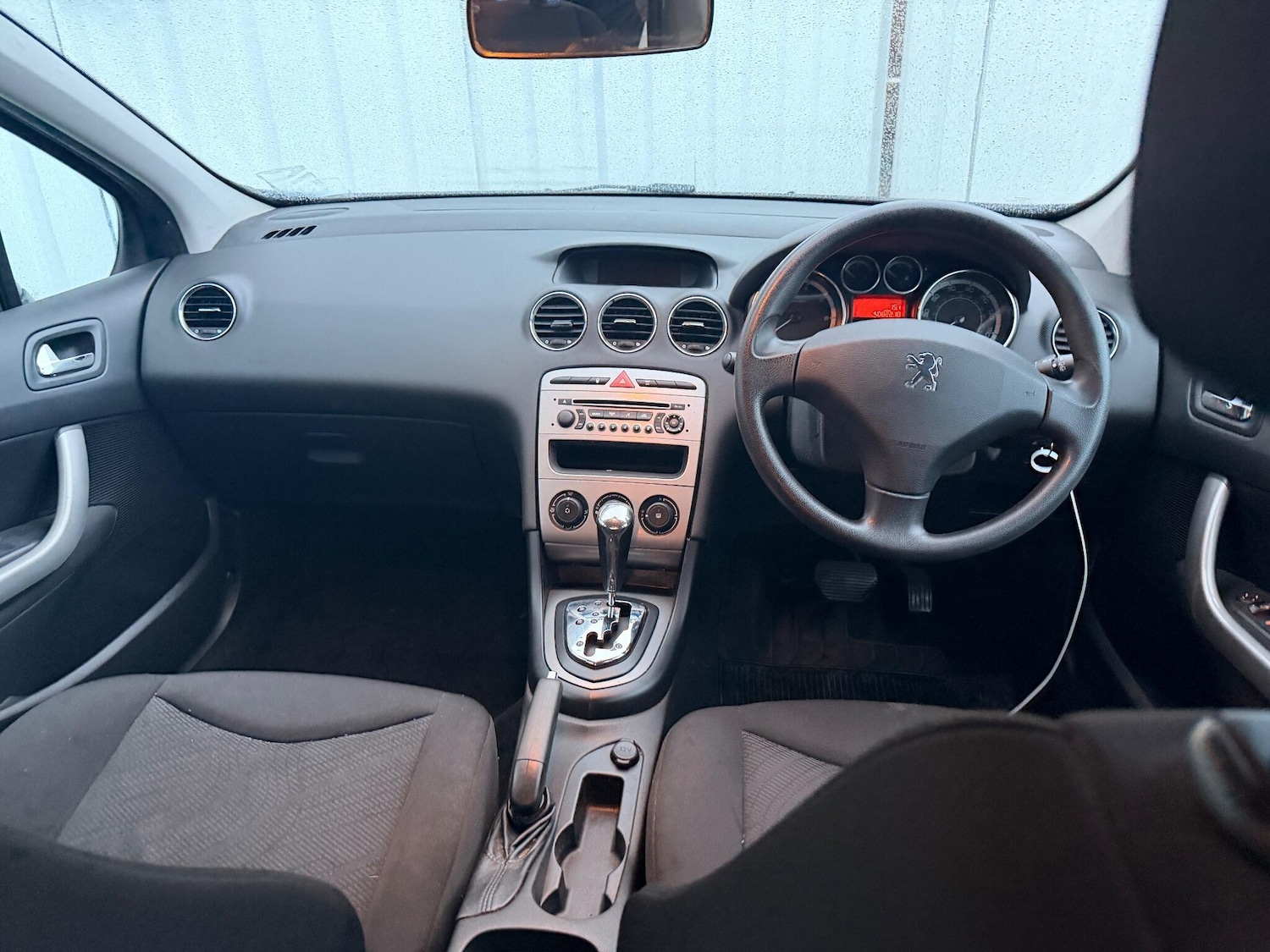 Used Peugeot 308 2011 for sale - 76952424: Photo 10