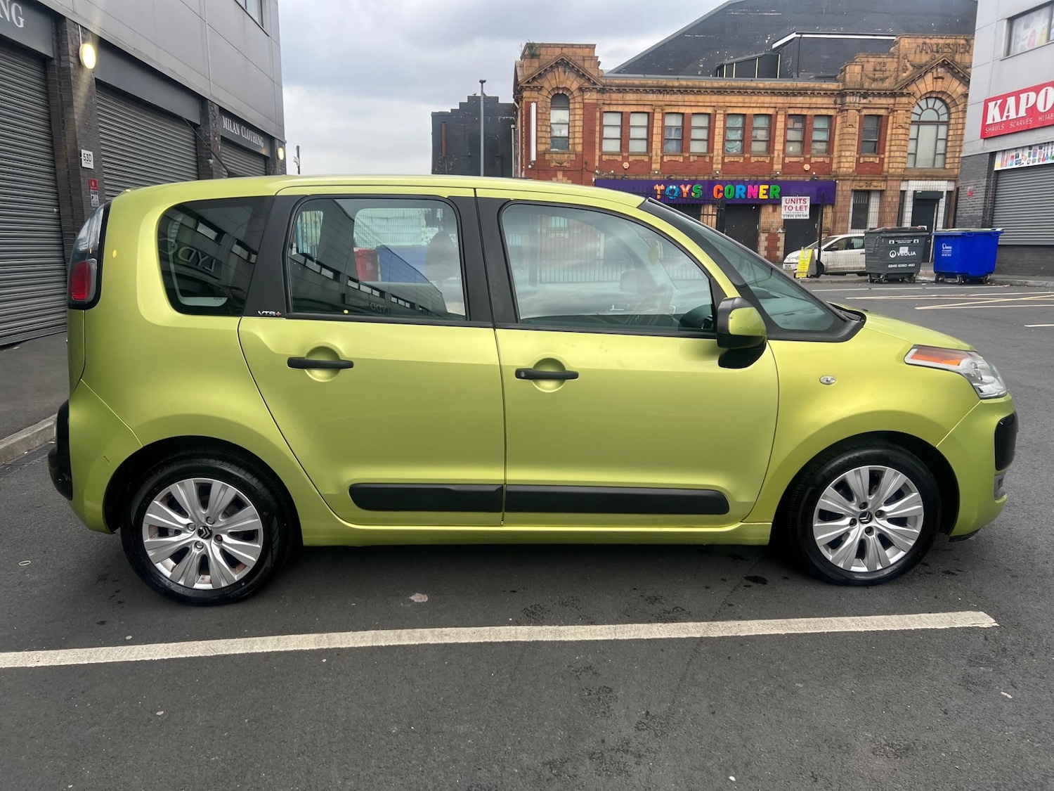 Used Citroen C3 Picasso 2010 for sale - 76666609: Photo 4