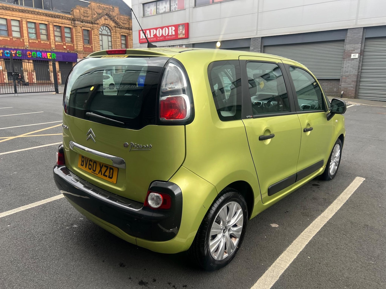 Used Citroen C3 Picasso 2010 for sale - 76666609: Photo 5