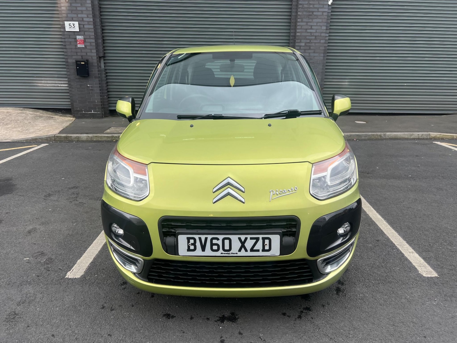 Used Citroen C3 Picasso 2010 for sale - 76952939: Photo 2