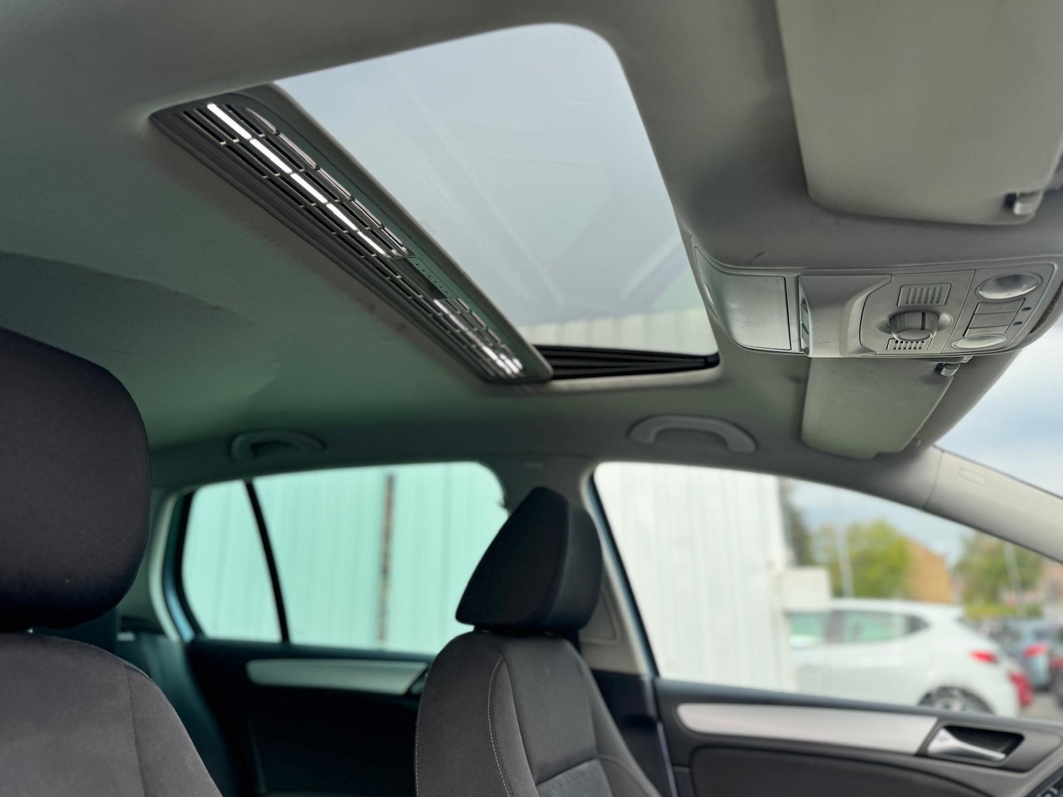 Used Volkswagen Golf 2009 for sale - 76952638: Photo 21