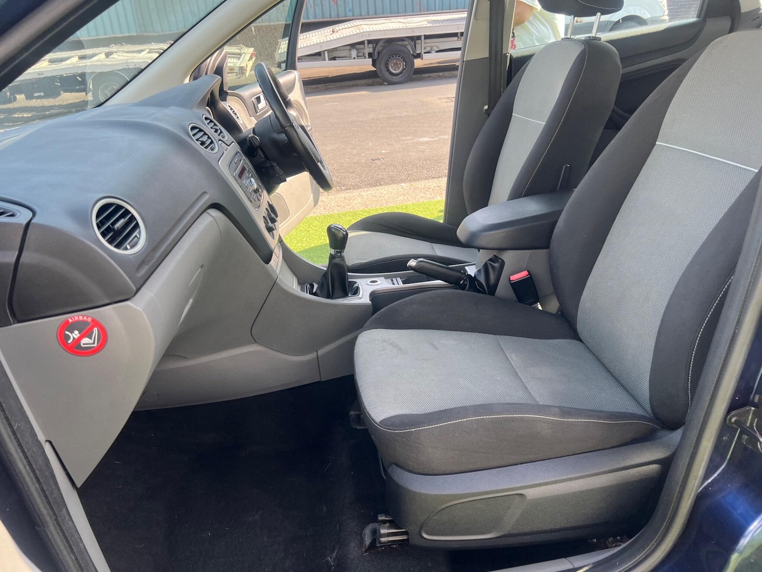 Used Ford Focus 2010 for sale - 76952339: Photo 16