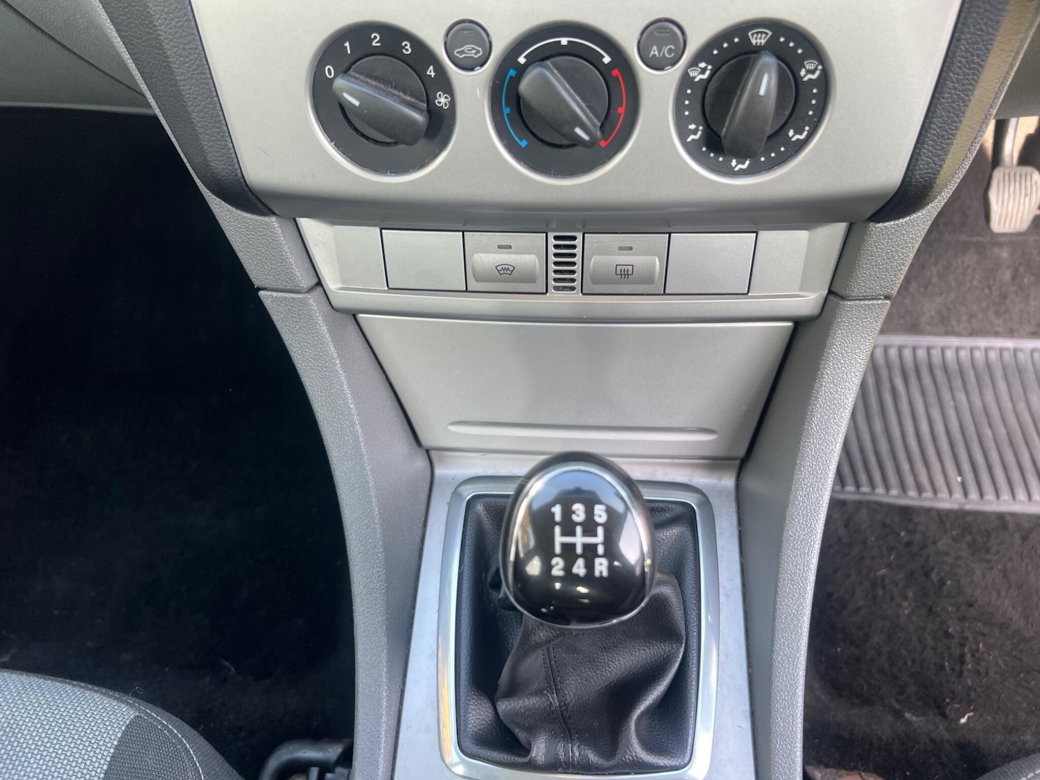 Used Ford Focus 2010 for sale - 76952339: Photo 20