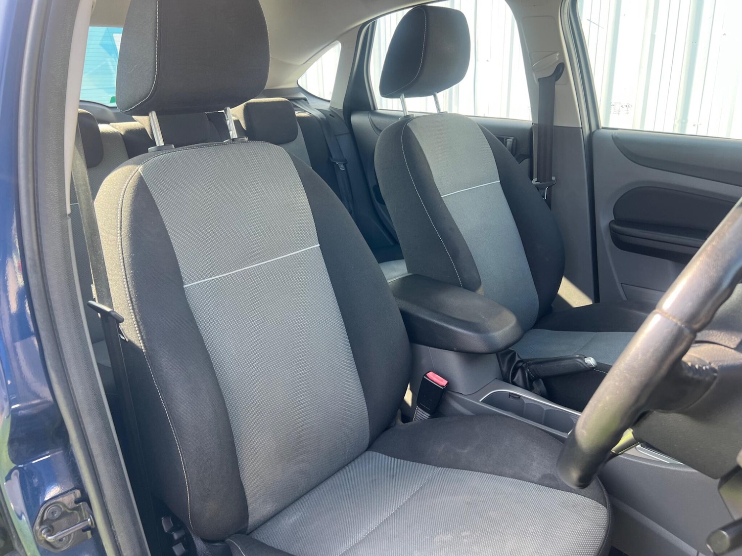 Used Ford Focus 2010 for sale - 76952339: Photo 8