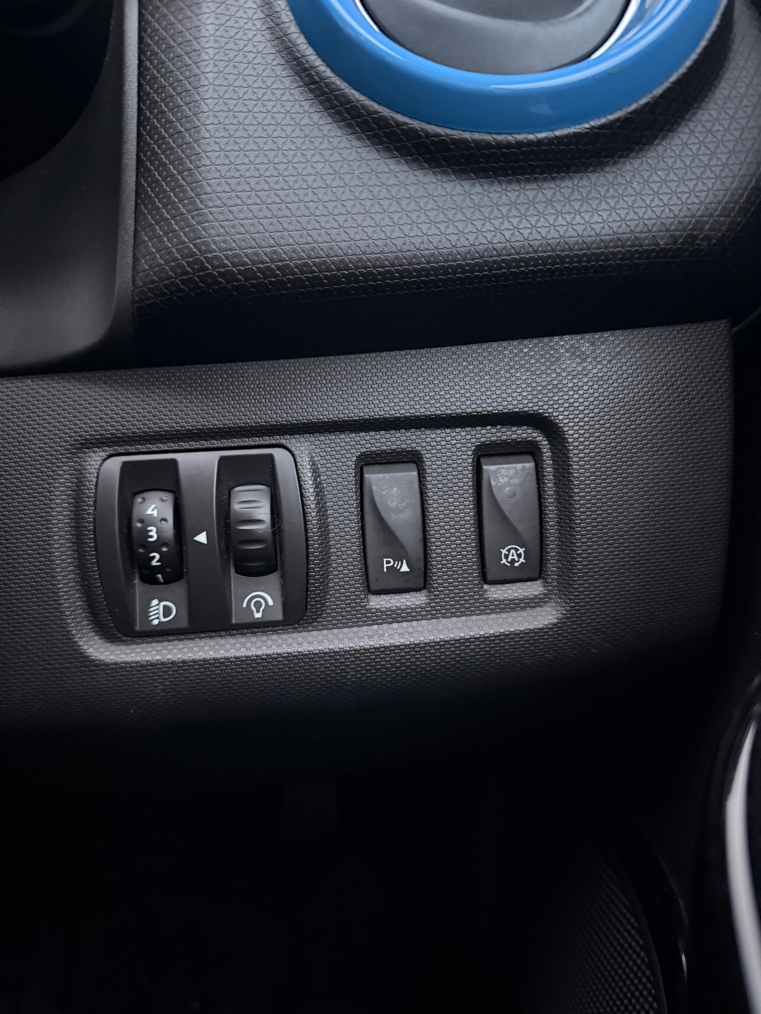 Used Renault Clio 2013 for sale - 76771680: Photo 16