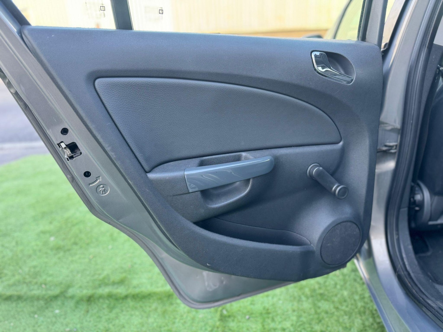 Used Vauxhall Corsa 2011 for sale - 76549192: Photo 14