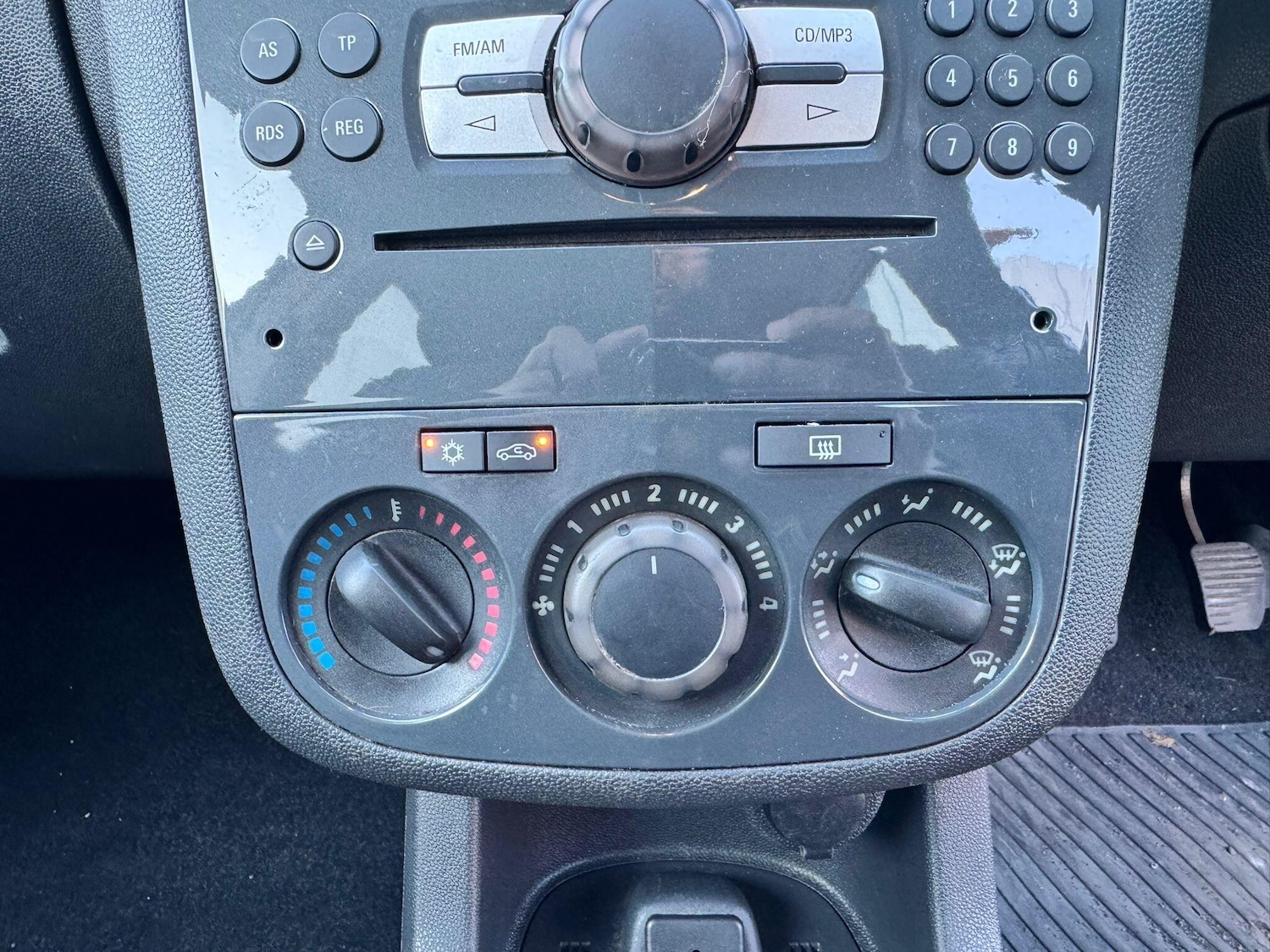 Used Vauxhall Corsa 2011 for sale - 76549192: Photo 17