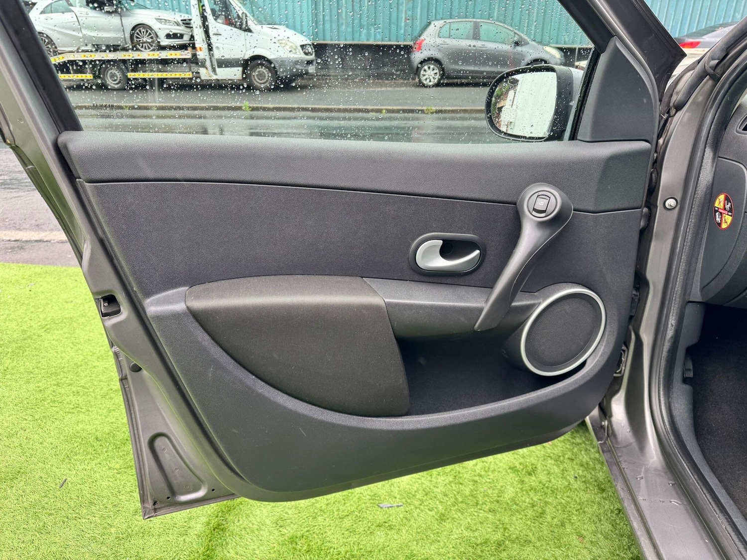 Used Renault Clio for sale - 76549290: Photo 11