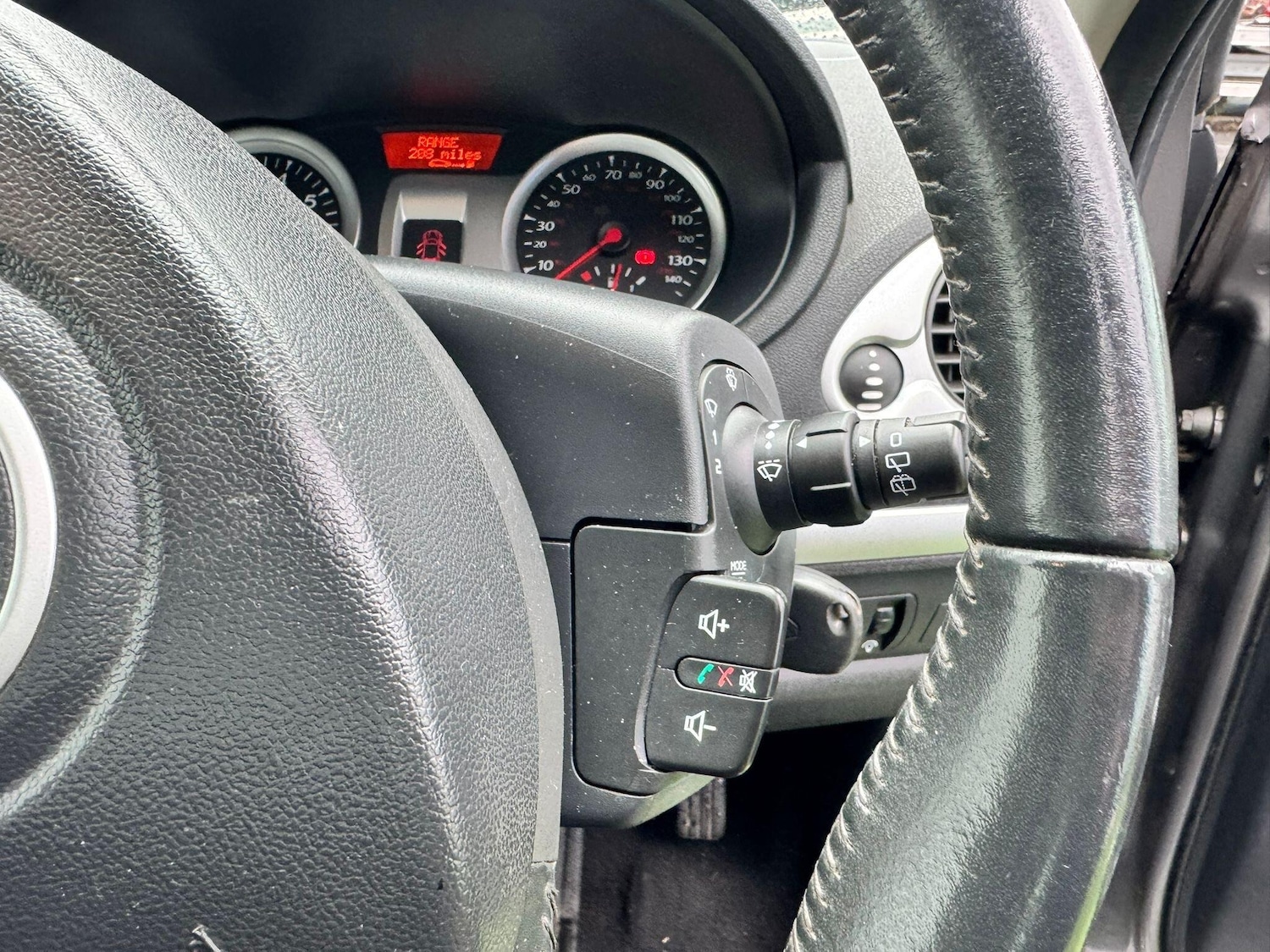 Used Renault Clio for sale - 76549290: Photo 16