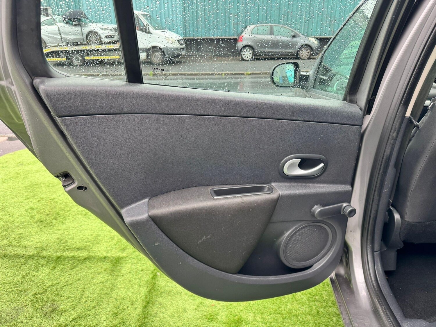 Used Renault Clio for sale - 76549290: Photo 19