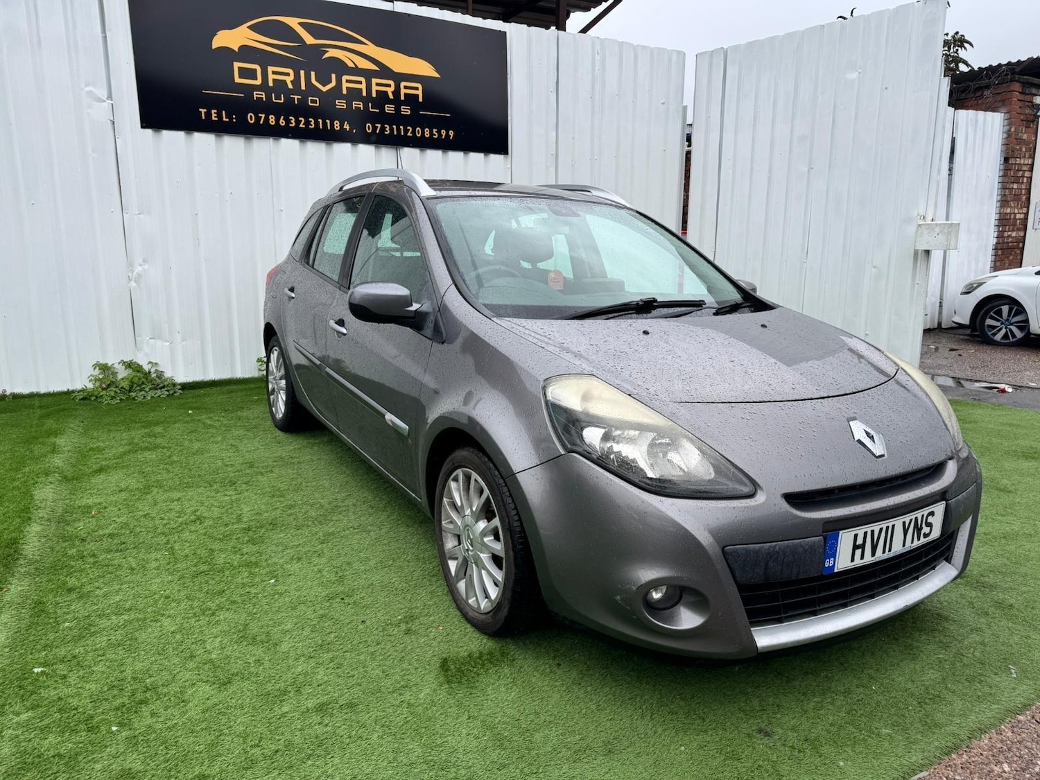 Used Renault Clio for sale - 76549290: Photo 2