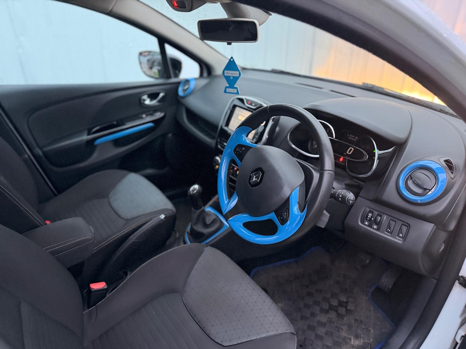 Used Renault Clio 2013 for sale - 76952239: Photo 15