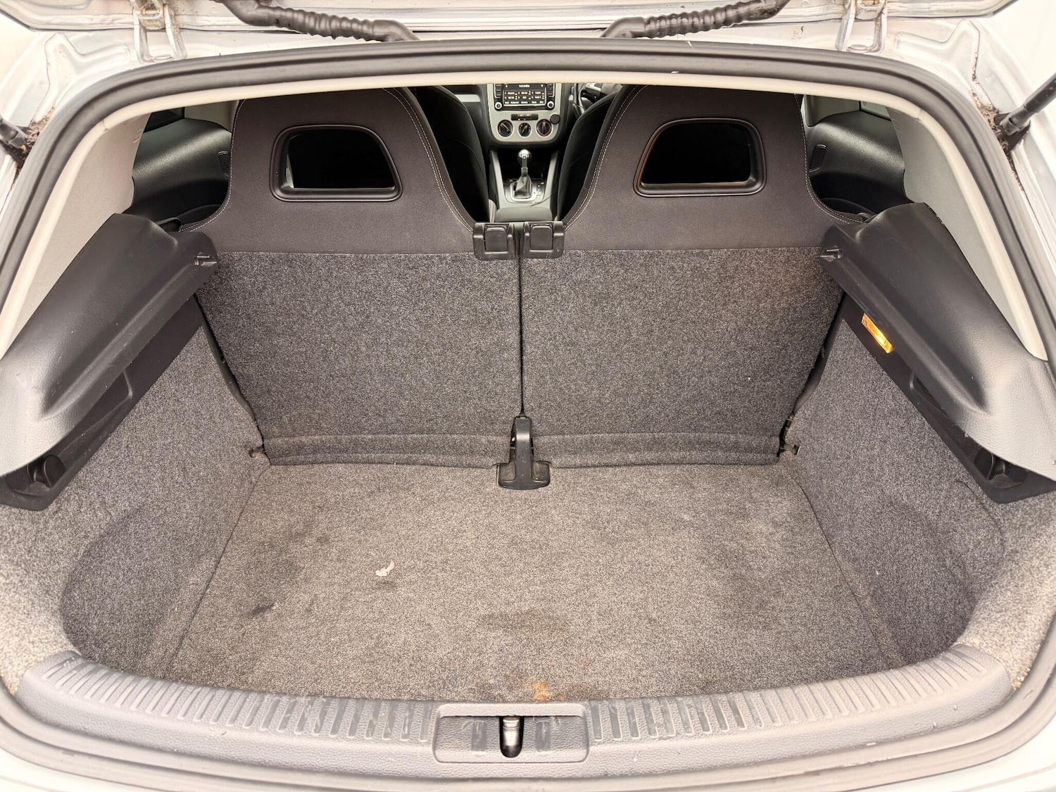 Used Volkswagen Scirocco 2009 for sale - 76952615: Photo 9