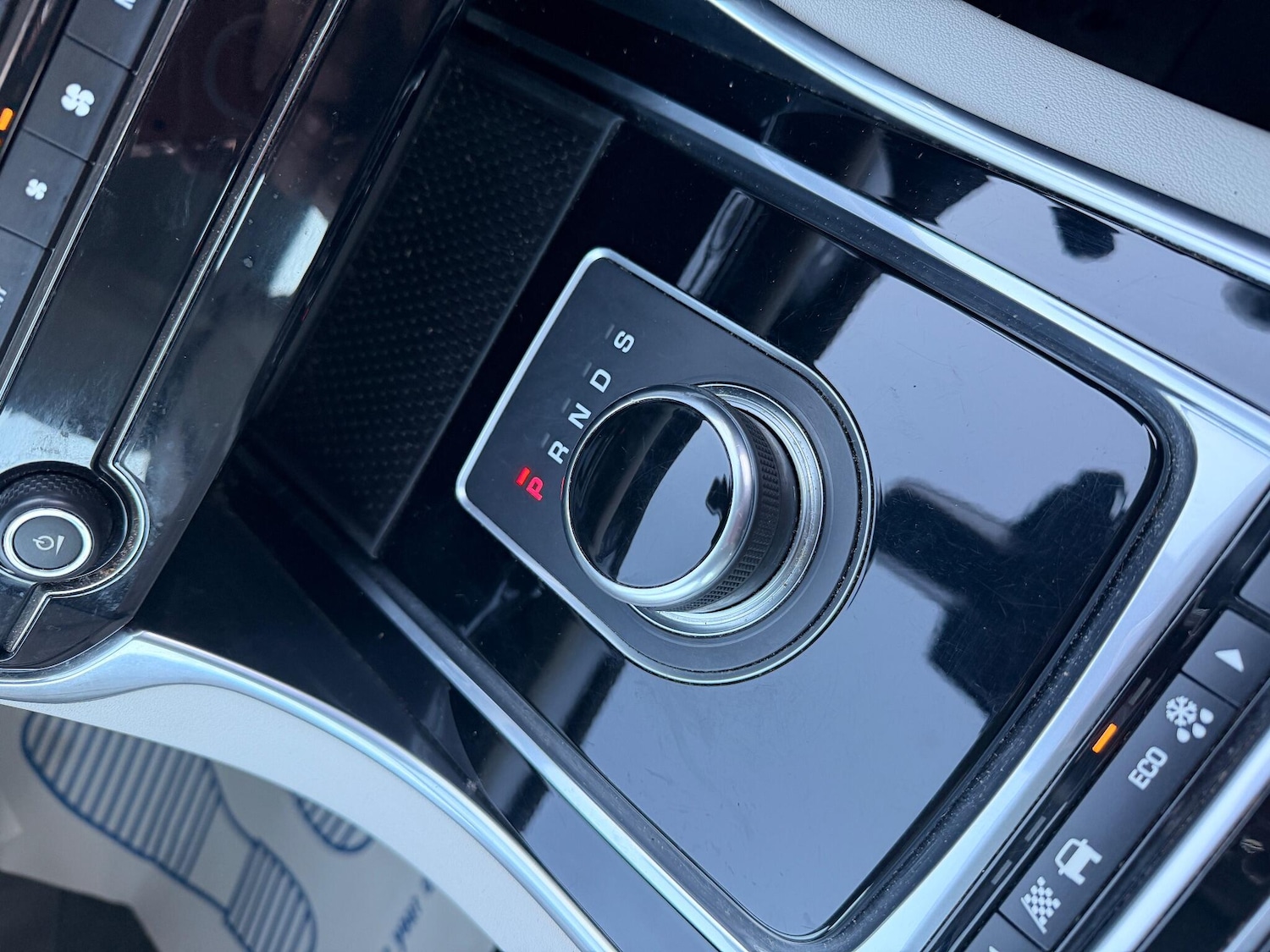 Used Jaguar XF 2018 for sale - 76645630: Photo 18