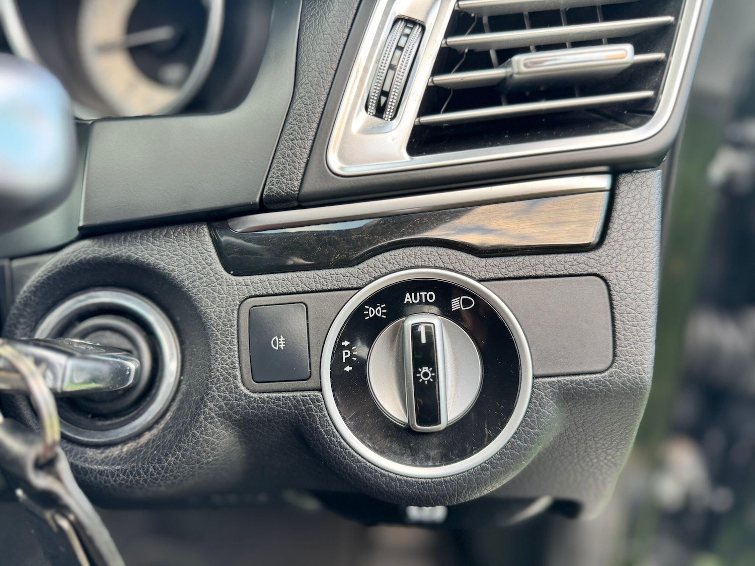 Used Mercedes-Benz E Class 2014 for sale - 76953521: Photo 16