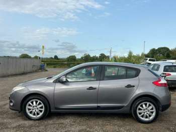 Used Renault Megane 2010 for sale - 74958093: Photo