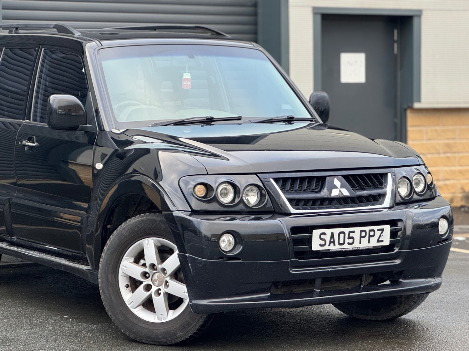 Used Mitsubishi Shogun 2005 for sale - 78067811: Photo 2