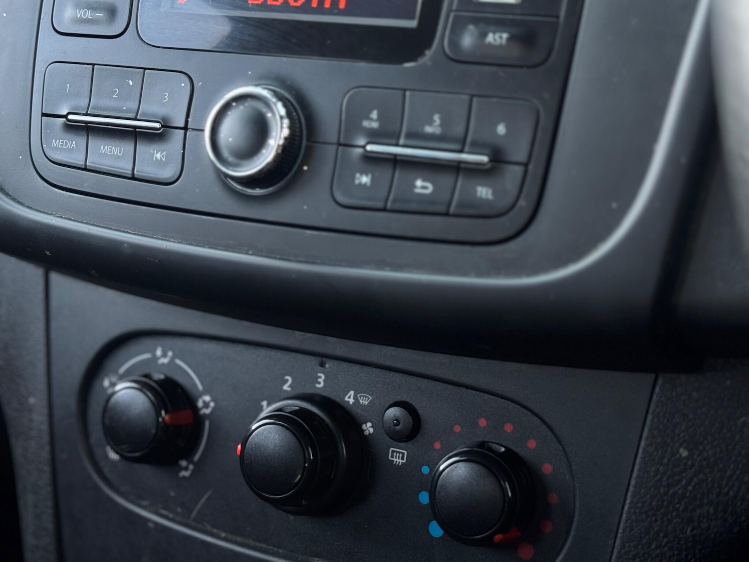 Used Dacia Sandero 2016 for sale - 76632790: Photo 50