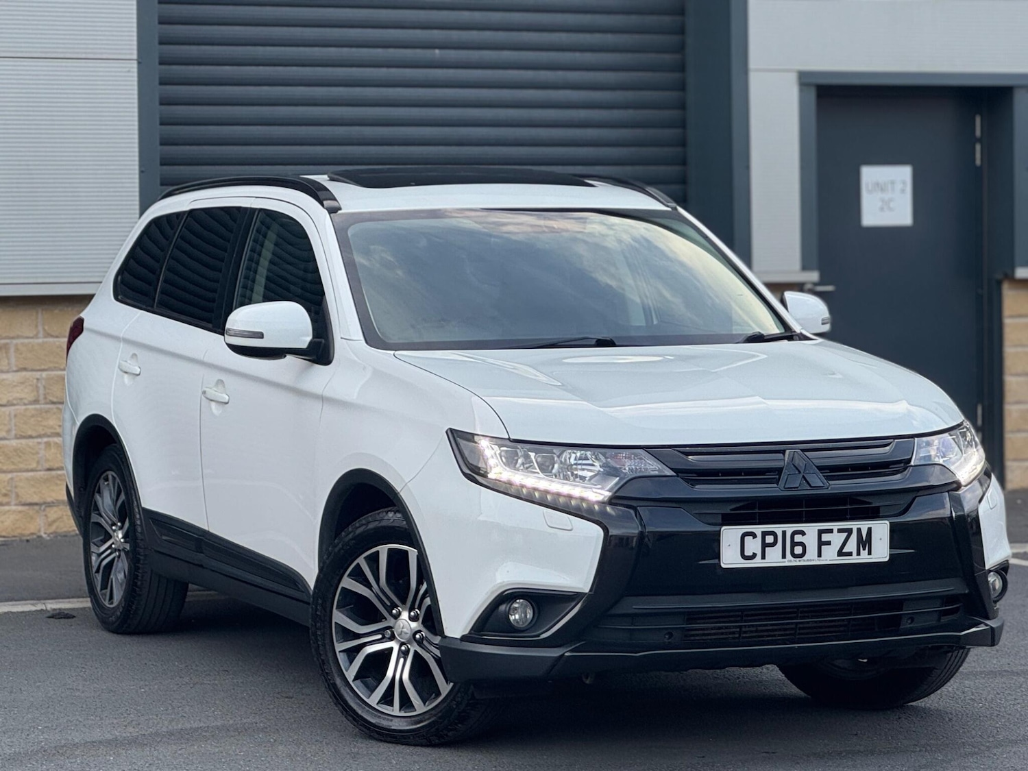 Used Mitsubishi Outlander 2016 for sale - 76992439: Photo 2