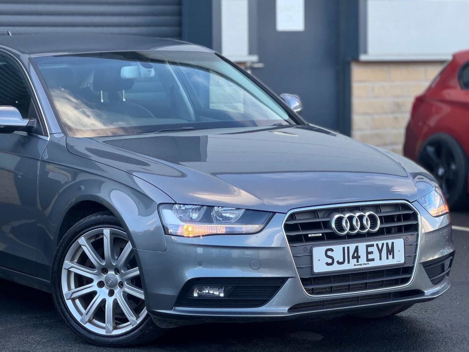 Used Audi A4 2014 for sale - 76633752: Photo 2