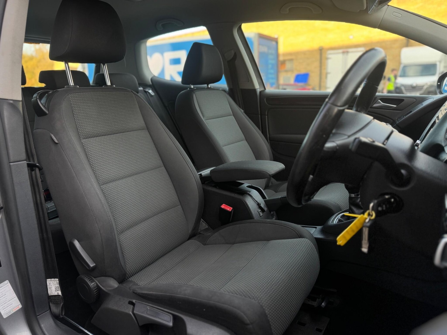 Used Volkswagen Golf 2011 for sale - 76633747: Photo 32