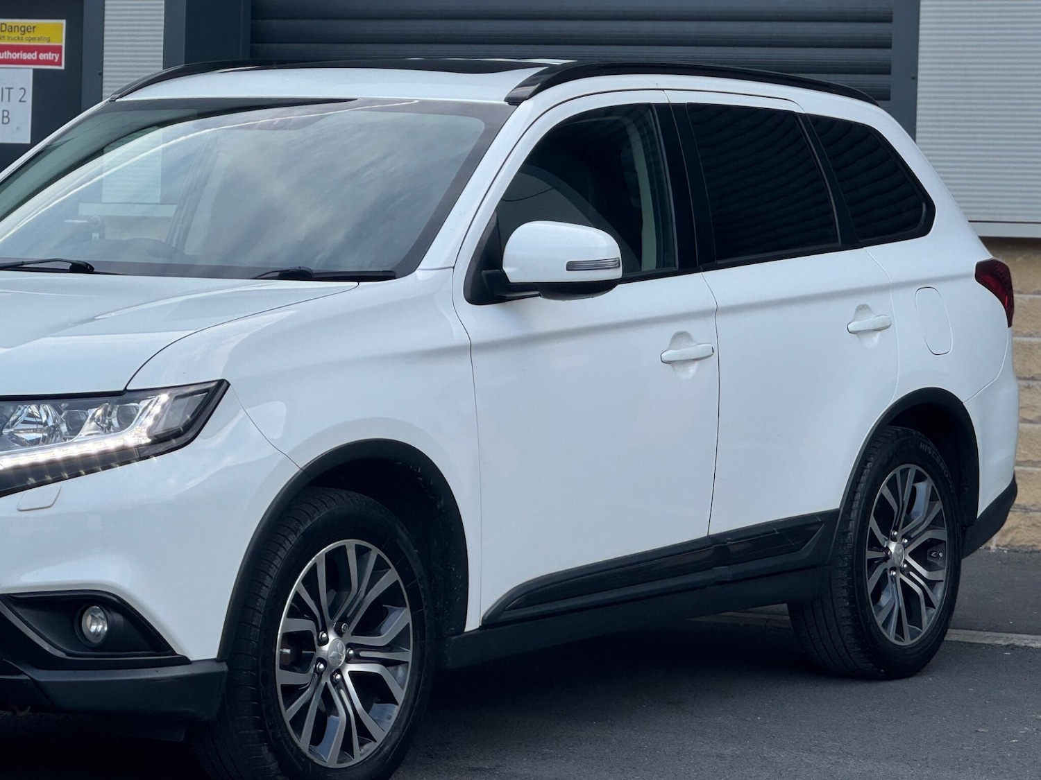 Used Mitsubishi Outlander 2016 for sale - 76633674: Photo 17