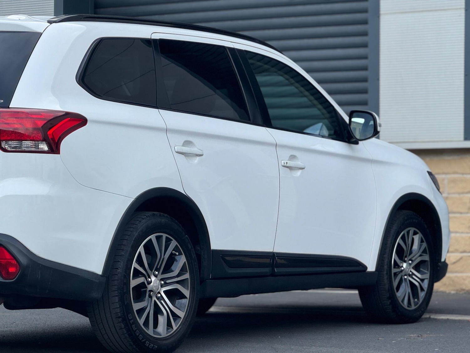 Used Mitsubishi Outlander 2016 for sale - 76633674: Photo 28