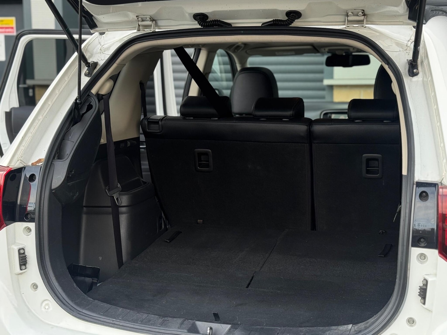 Used Mitsubishi Outlander 2016 for sale - 76633674: Photo 44