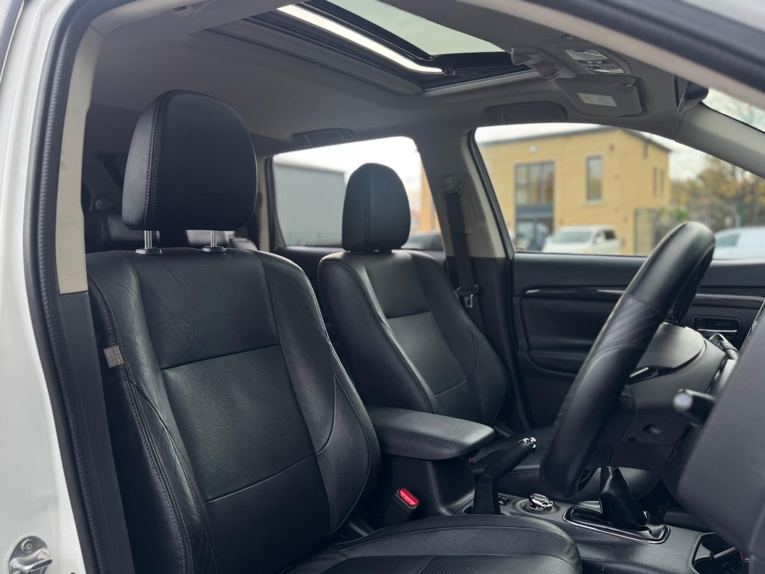 Used Mitsubishi Outlander 2016 for sale - 76633674: Photo 51